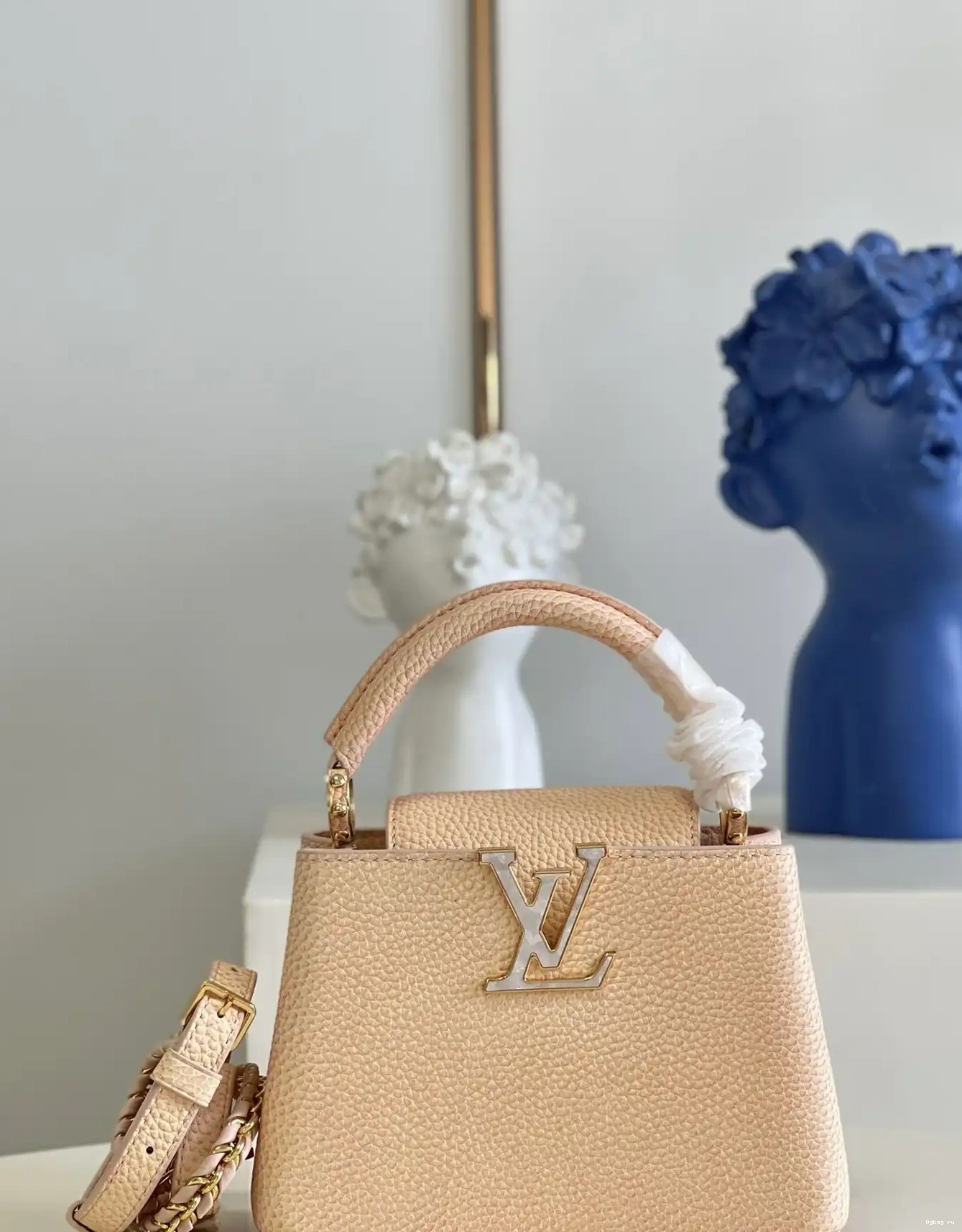 CAPUCINES VUITTON LOUIS MINI 0613